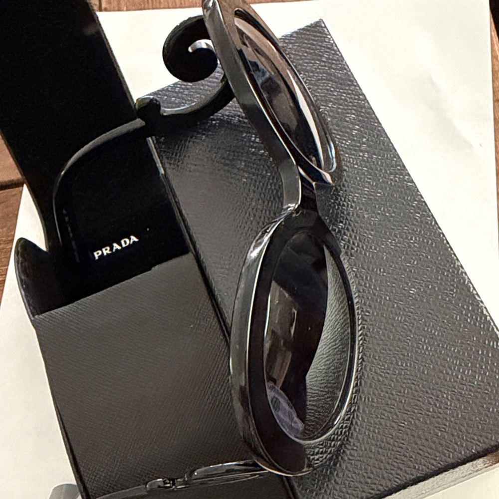 🔴Prada Baroque Black Sunglasses🔴